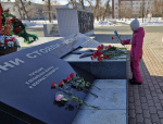 Арсеньевцы 23 февраля возложили цветы к обелиску Славы и почтили память защитников Отечества разных поколений