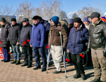 Арсеньевцы 23 февраля возложили цветы к обелиску Славы и почтили память защитников Отечества разных поколений
