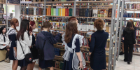 <b>Navigation tip:</b> Hover mouse on top of the right or left side of the image to see the next or previous image respectively.<br /><br />You are browsing images from the article:<br /><span class="sigProPopupCaption">Первые экскурсии в новом учебном году</span><br /><a class="sigProDownloadLink" href="/plugins/content/jw_sigpro/jw_sigpro/includes/download.php?file=images/020920251055/0209202510471.jpg" download>Download this image</a> - ЦБС им. В.К. Арсеньева