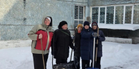 К уборке снега приступили в образовательных организациях города - PrimGorod.Ru